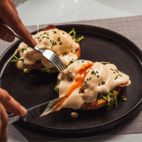 Eggs Benedict